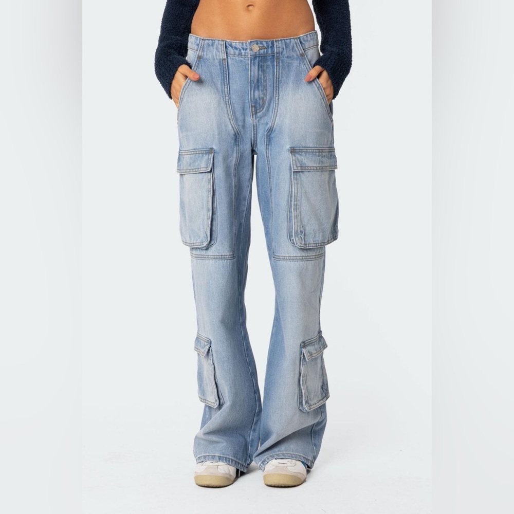 👖 Edikted Tara Low Rise Denim Cargo Jeans